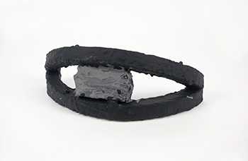 Slight Incident (Yiy l)