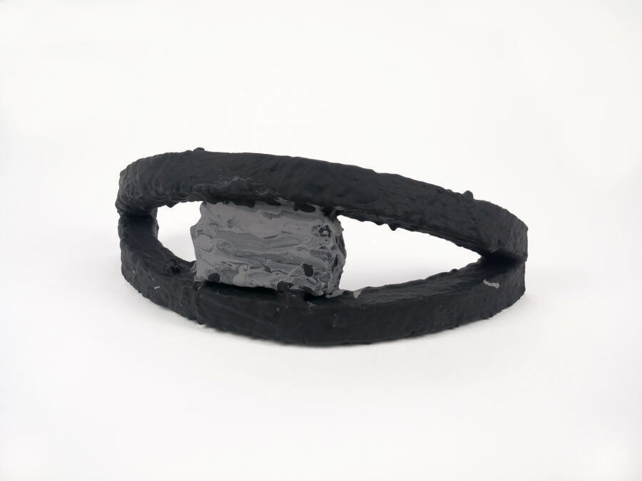 Slight Incident (Yiy l)